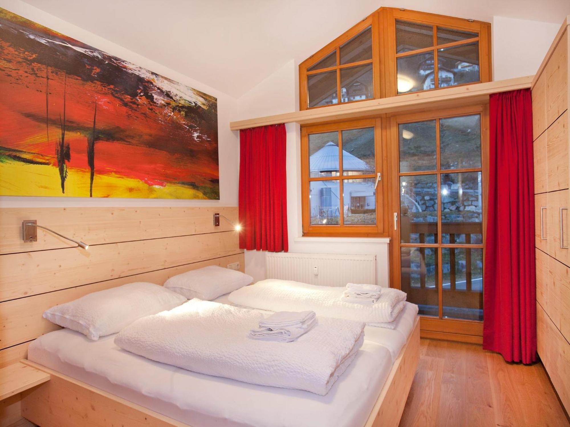 Apartment In With Swimming Pool And Views