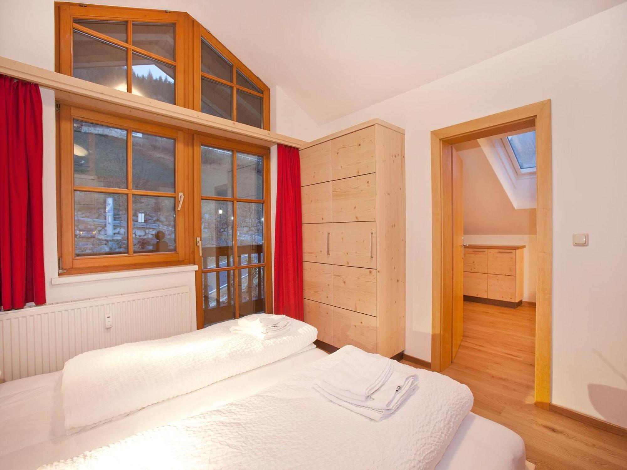 Apartment In With Swimming Pool And Views